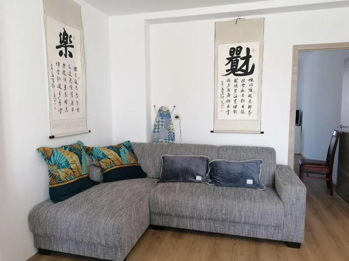 La Maison Heureuse Chatelet Apartment