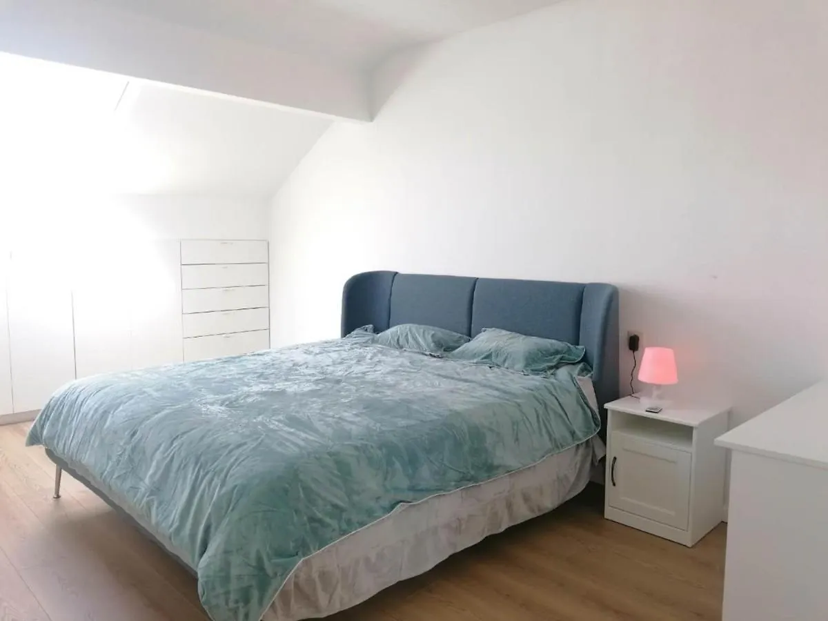 La Maison Heureuse Chatelet Apartment