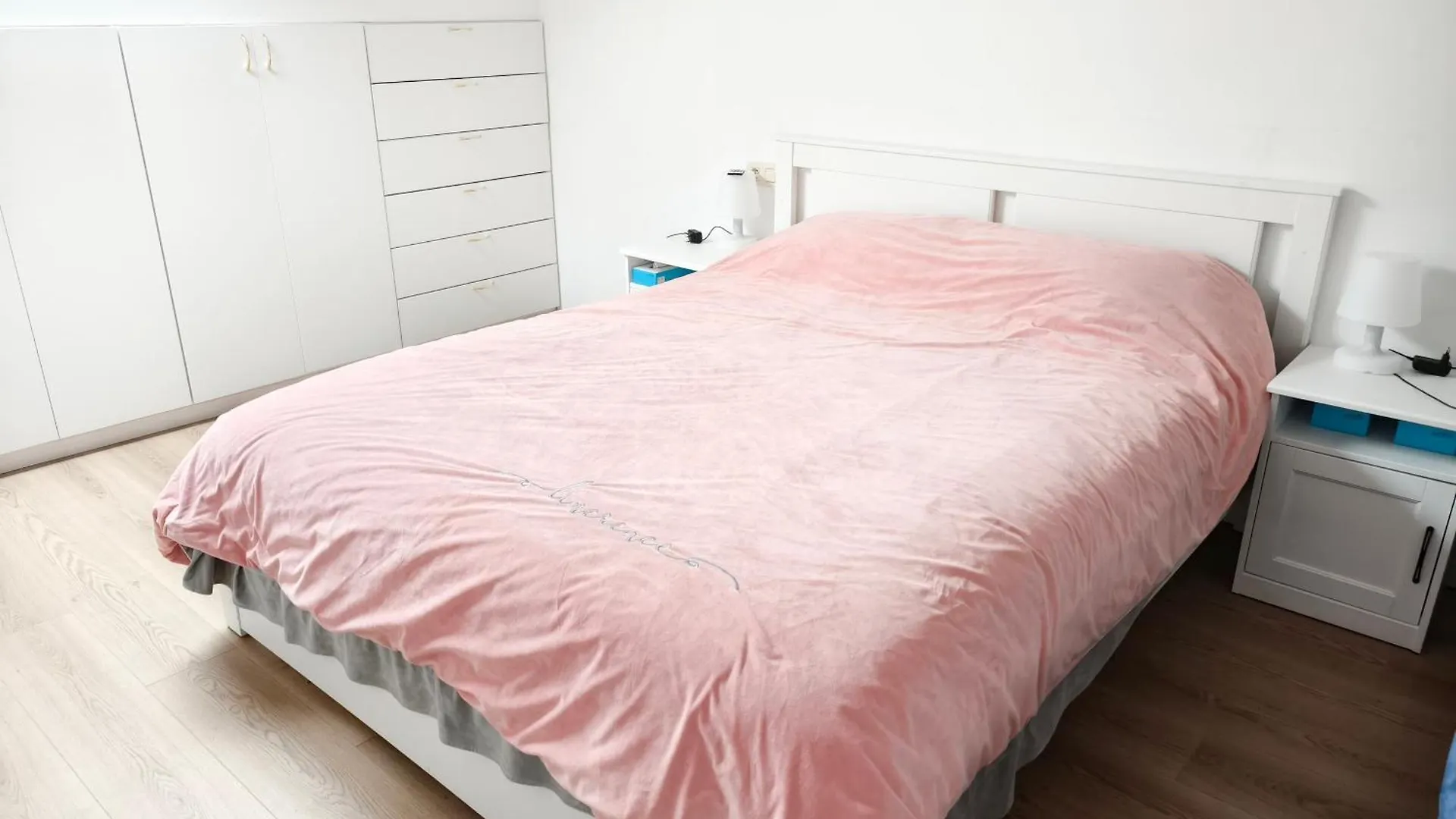 La Maison Heureuse Chatelet Apartment